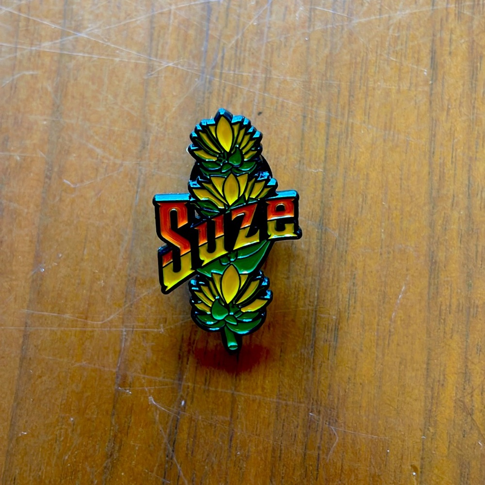 SUZE French Apertif Pin NWOT